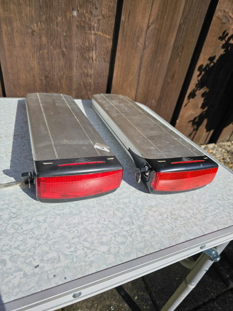 2 multicycle accu's  (niet werkend), Ophalen of Verzenden, Gebruikt