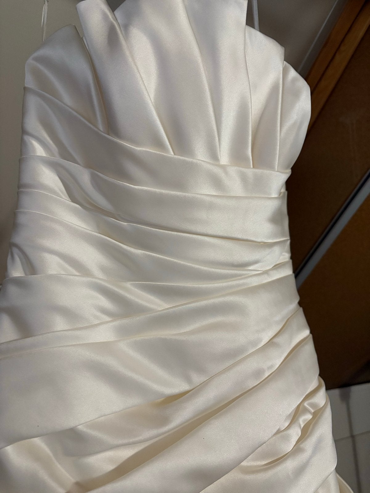 Prachtige Pronovias Trouwjurk - Strapless met lange sleep, Ophalen of Verzenden, Zo goed als nieuw, Wit, Trouwjurk