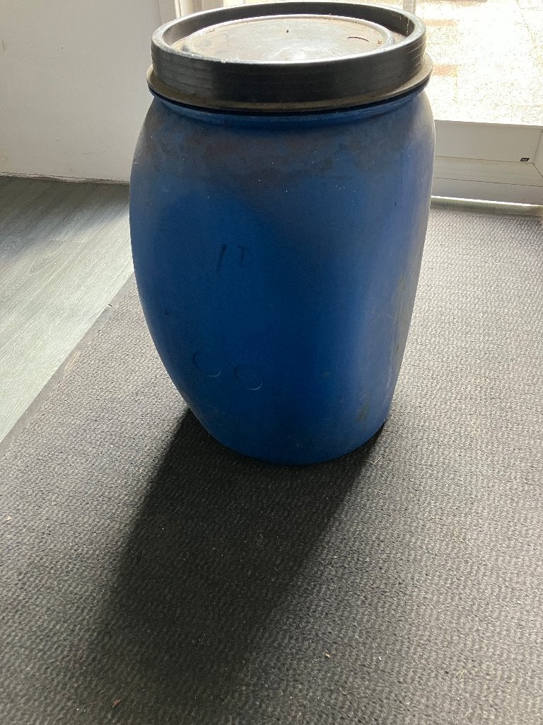 2 tonnen, Tuin en Terras, Regentonnen, 75 tot 150 liter, Ophalen, Gebruikt, Kunststof