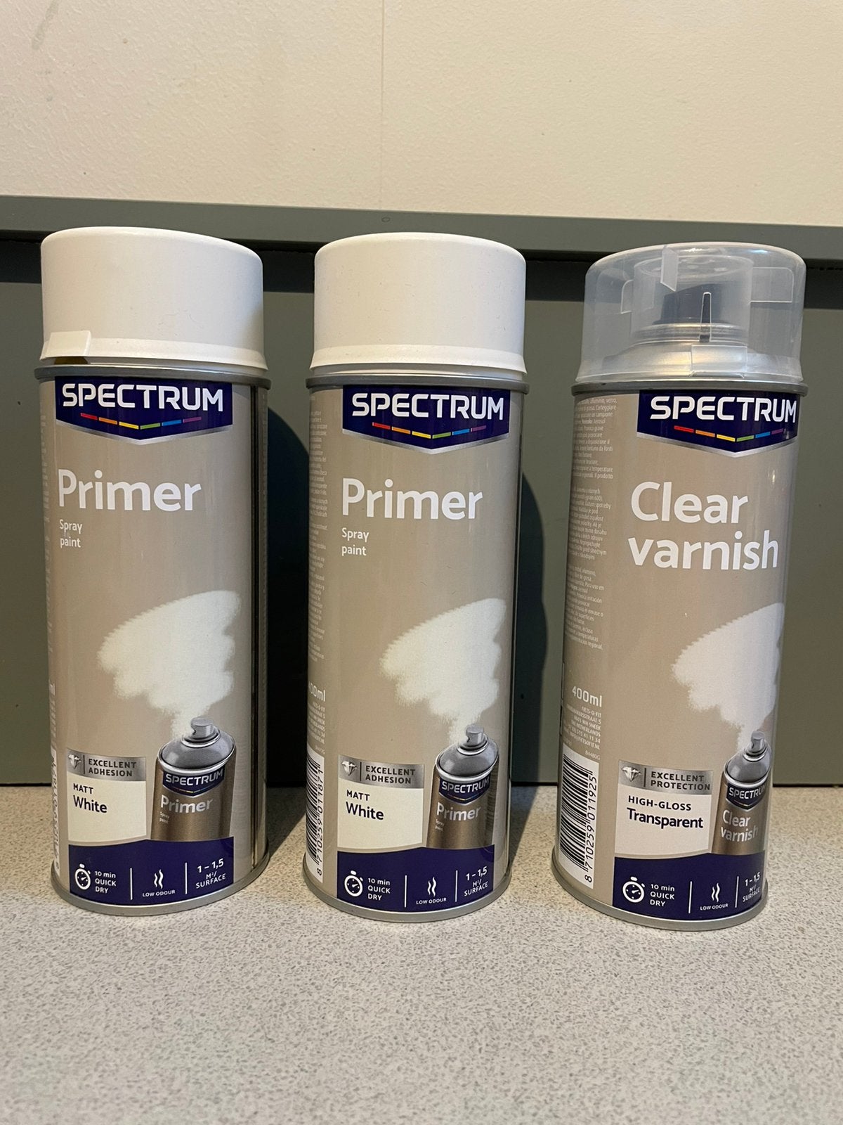 2x Spectrum primer spray wit + 1x vernis spray transparant, Ophalen, Overige kleuren, Nieuw, Lak