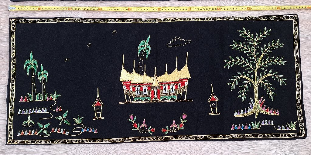 Handgemaakt Indonesisch Fluwelen Wandkleed Minangkabau, Oosters, Meerkleurig, 95 cm, Ophalen of Verzenden