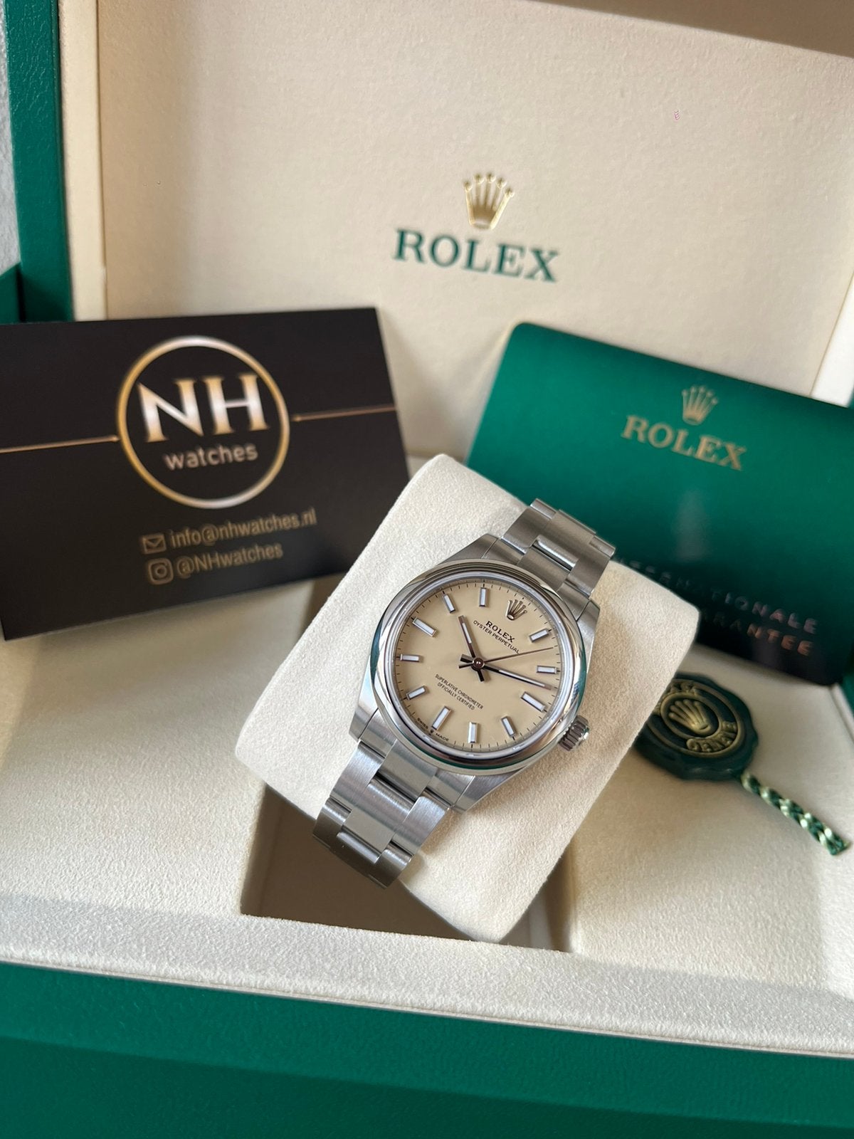 Rolex Oyster Perpetual 31 277200 Beige 08/2026 Nieuw, Ophalen, Zo goed als nieuw, Staal, Rolex