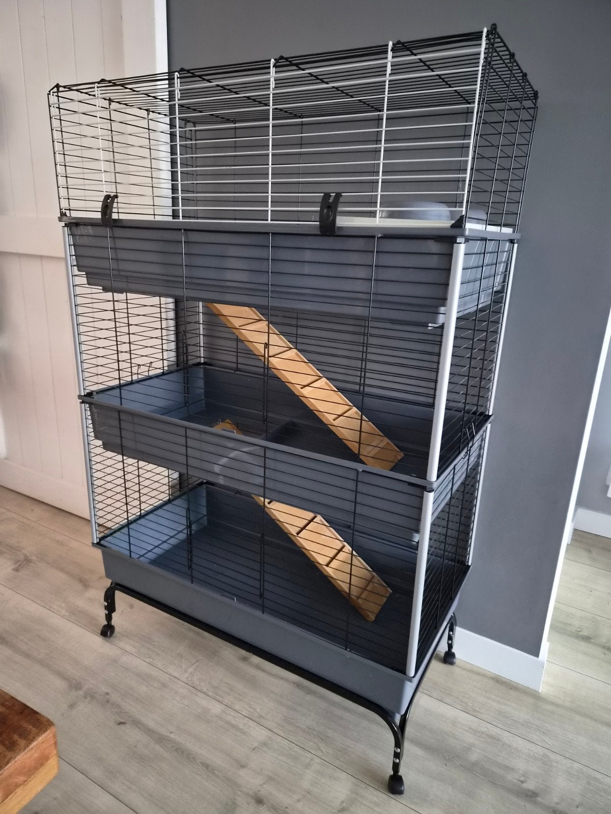 Ferplast Tris 100 met onderstel, konijnen of cavia's kooi, Ophalen, Kooi, Zo goed als nieuw, 90 cm of meer