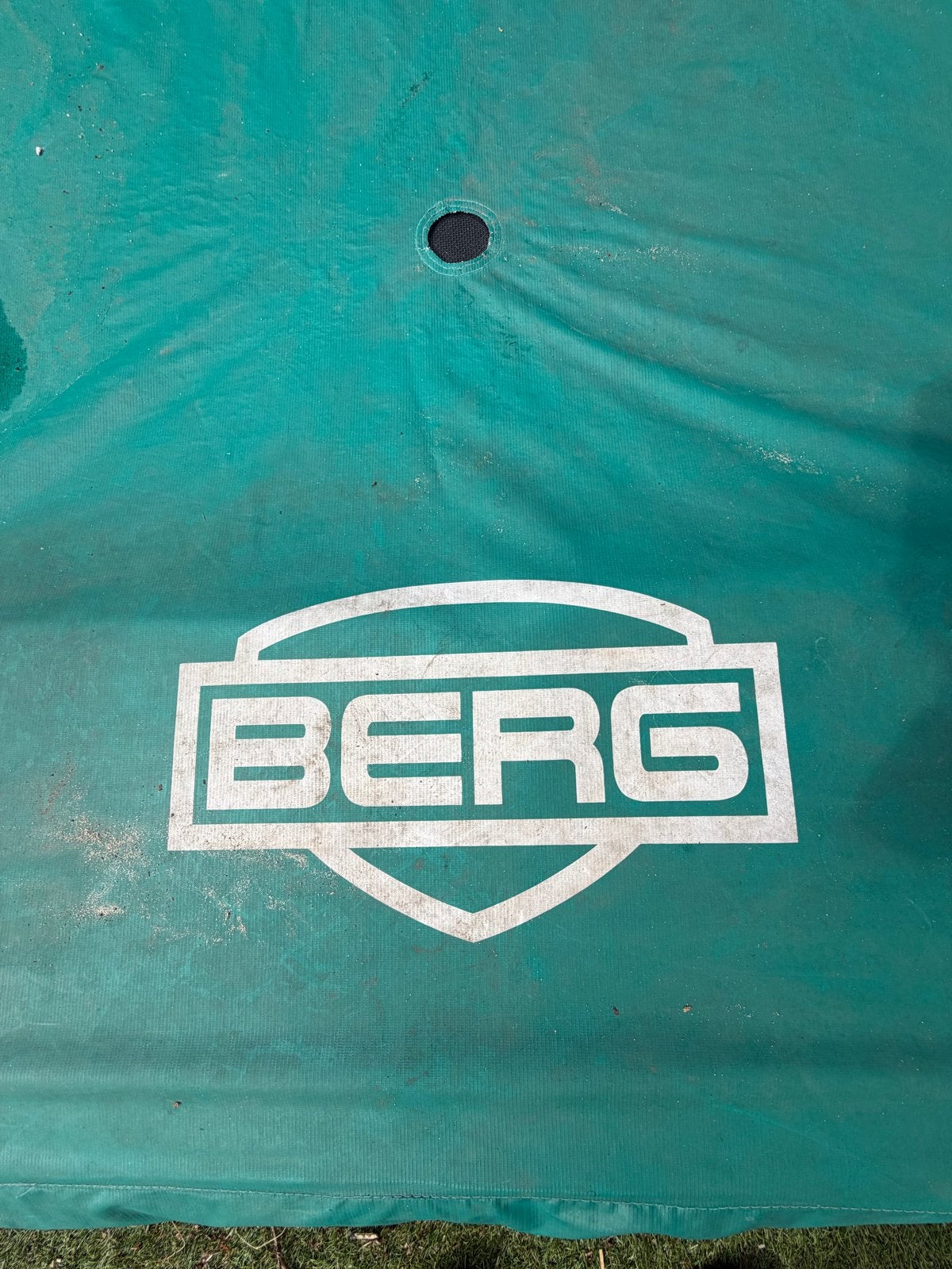 BERG trampoline 330x220, Ophalen, Gebruikt