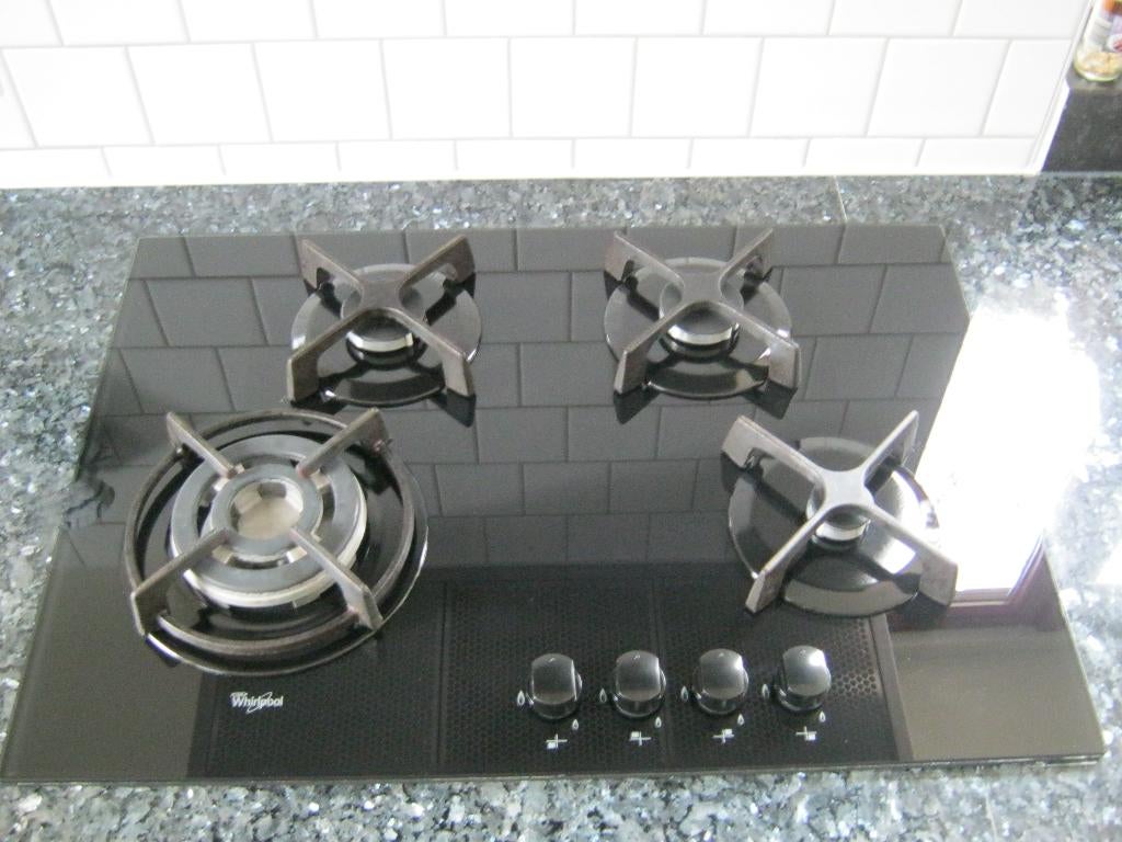 Whirlpool 4 pits gas op glas, brede plaat  kleine inbouwmaat, Witgoed en Apparatuur, Kookplaten, Ophalen, 4 kookzones, Zo goed als nieuw
