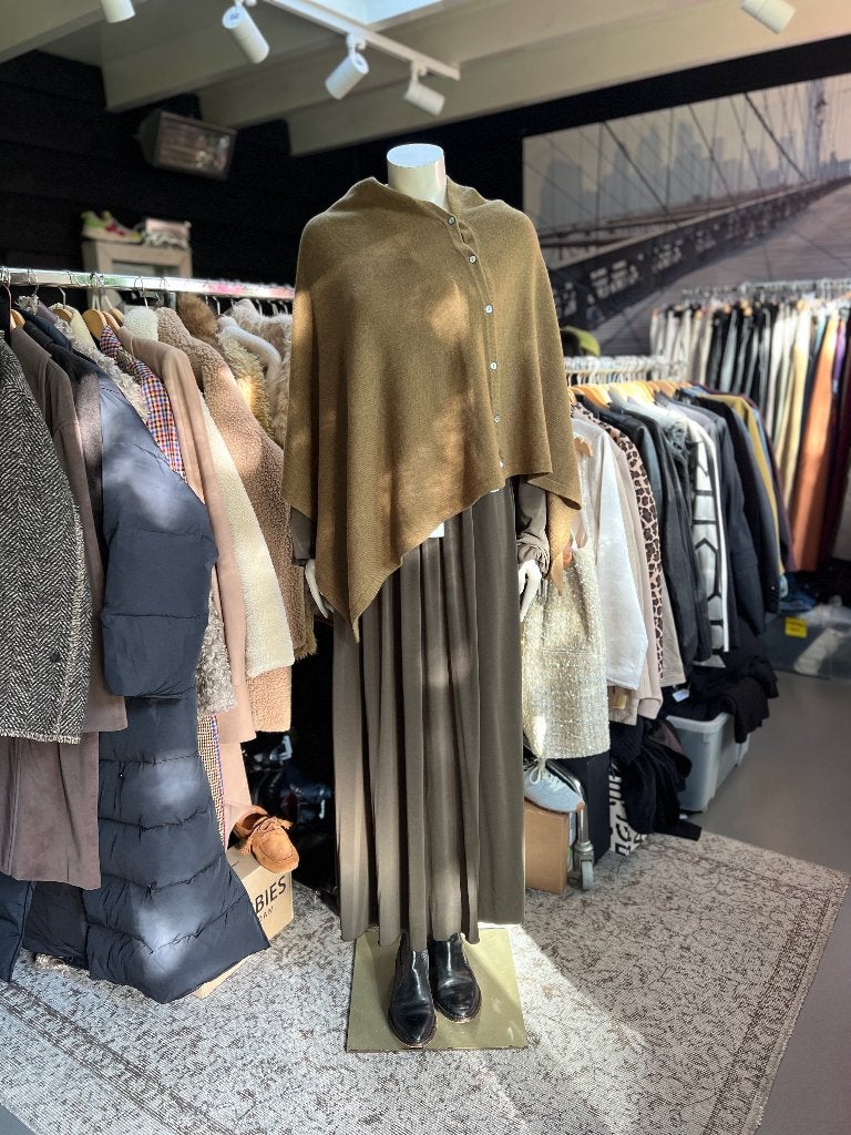 ROSEMUNDE cashmere nieuwe poncho €39 SALE- TIEN concepts, Kleding | Dames, Maat 38/40 (M), TIEN concepts, -, -