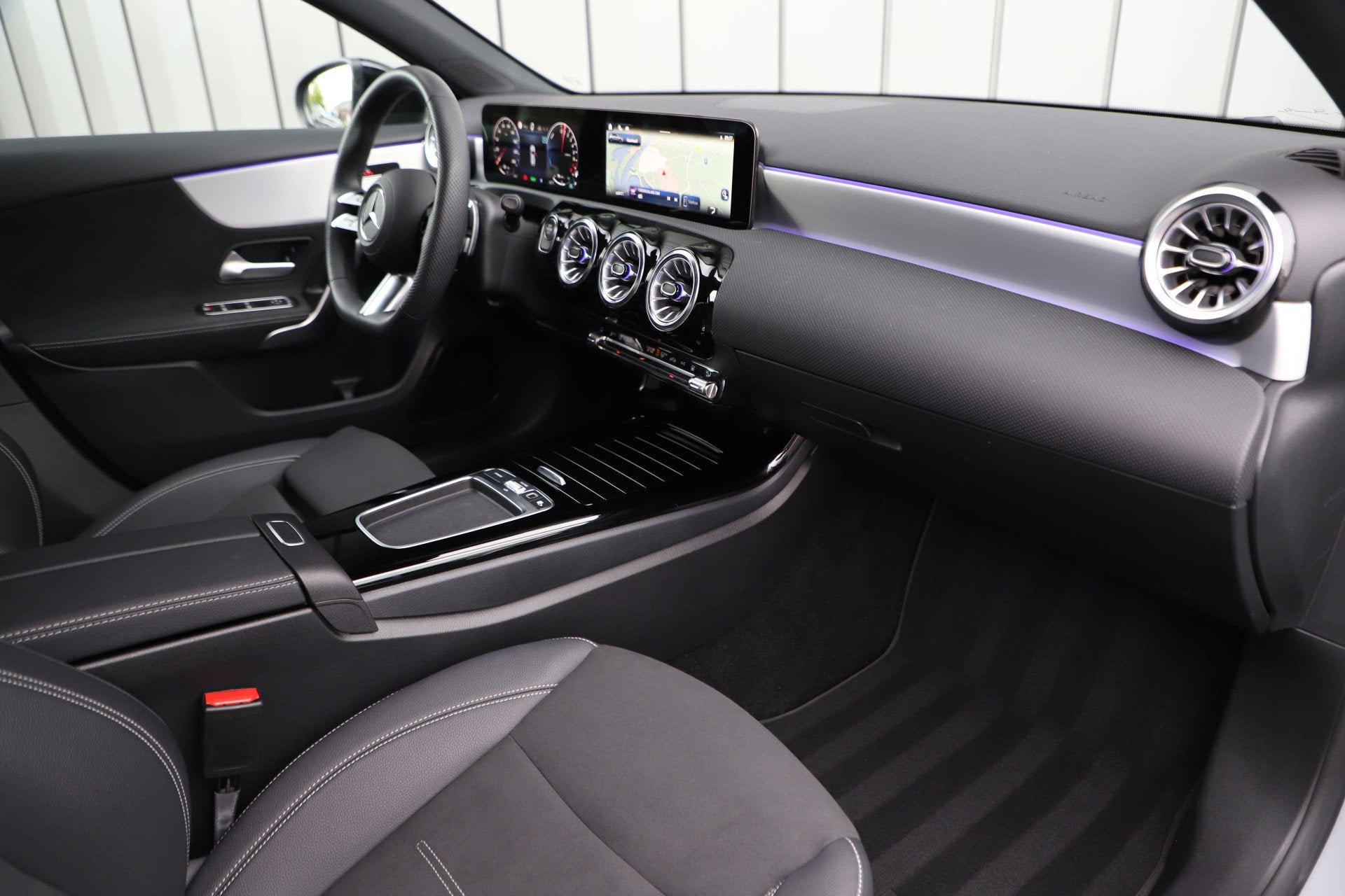 Mercedes-Benz A-Klasse 250e AMG | 218PK | Sfeerverlichting |, Auto's, Mercedes-Benz, 12 maanden, Gebruikt, 4 cilinders, Bedrijf