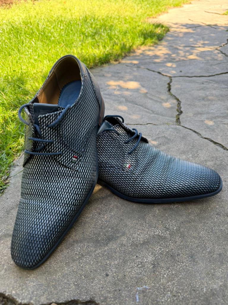 Mooie leren Giorgio heren veterschoen 41, Kleding | Heren, Schoenen, Ophalen of Verzenden, Zo goed als nieuw, Blauw