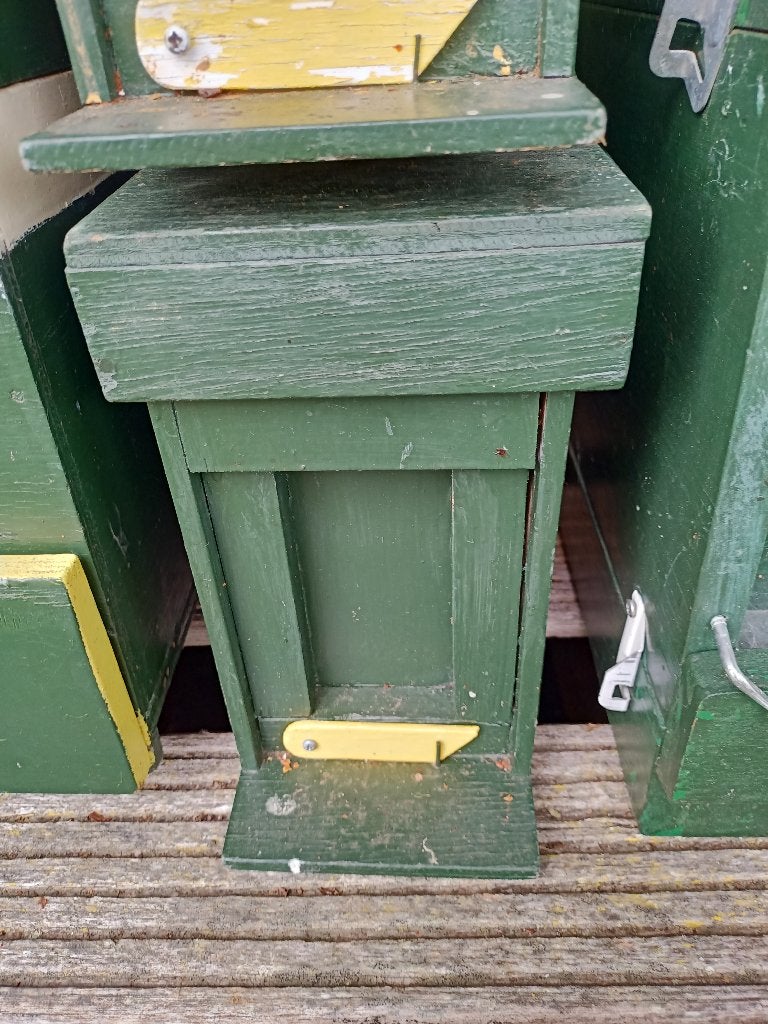 Bijen kast, Bijen