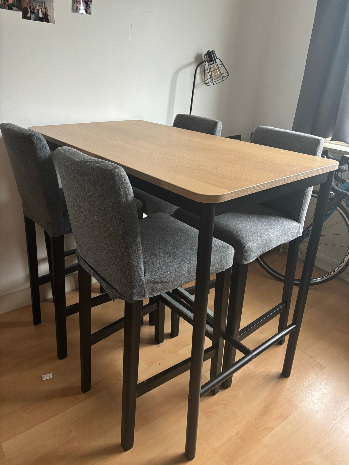 Hoge/bartafel IKEA TOMMARYD met 4 dezelfde hoge stoelen, Ophalen, Gebruikt, 100 tot 150 cm, 50 tot 100 cm