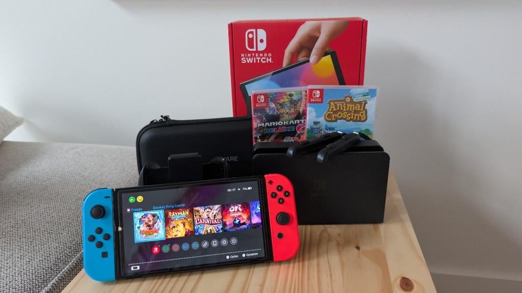 Nintendo Switch OLED met Mario Kart 8 en accessoires, Spelcomputers en Games, Spelcomputers | Nintendo Switch, Switch OLED, Met games