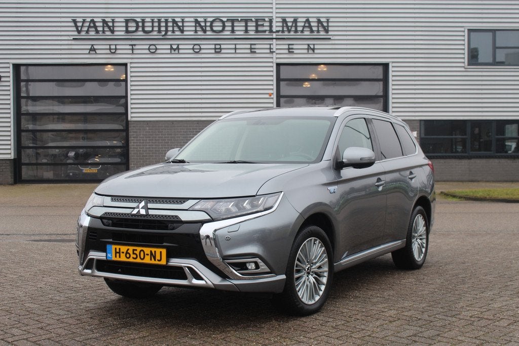 Mitsubishi Outlander 2.4 PHEV Intense+ / Carplay / Schuifdak, Auto's, Mitsubishi, Automaat, 135 pk, 4 cilinders, 120 €/maand