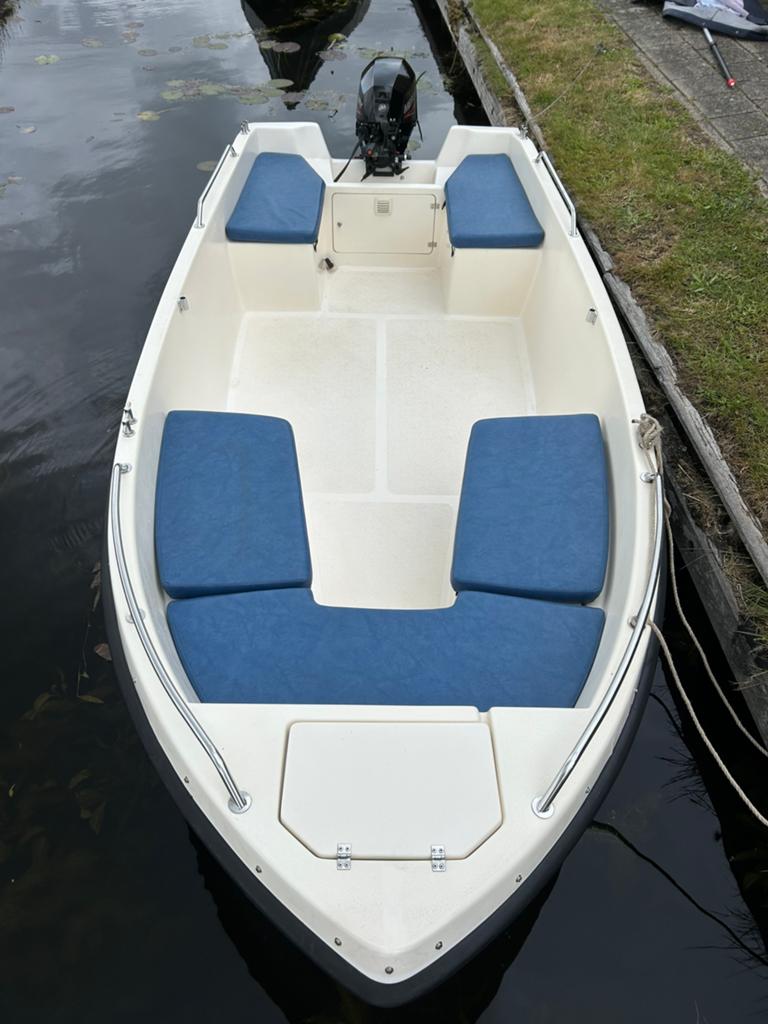 Polyester motorboot !! Nieuwe 15 PK Mercury !! 2025 !!, Ophalen, Afdekzeil, Buitenboordmotor, Polyester
