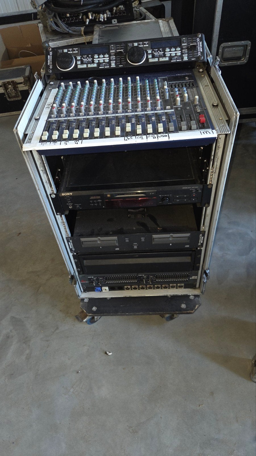 Yamaha Taperack met dubbele CD-spelers en multikabel, Ophalen, Gebruikt, 10 tot 20 kanalen, Microfooningang