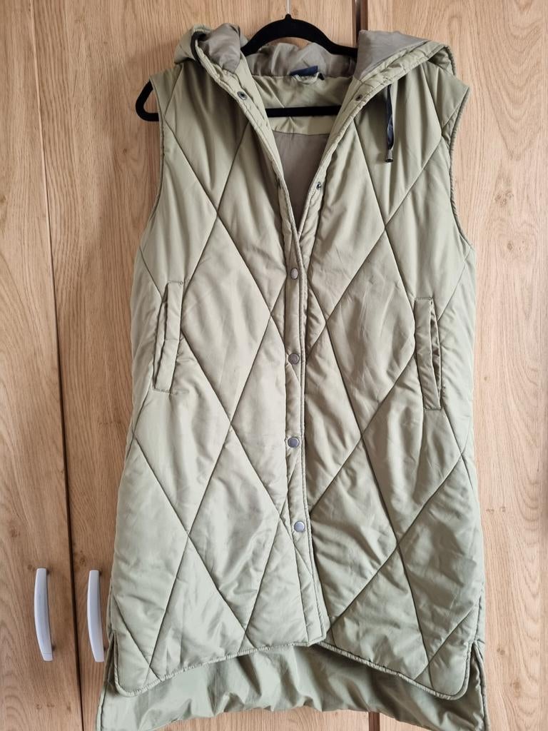 Bodywarmer groen, lang model, maat L, Kleding | Dames, Bodywarmers, Twoday, Maat 42/44 (L), Ophalen of Verzenden, Gedragen