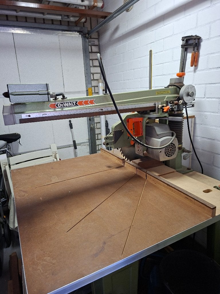 DeWalt 1600S radiaalzaagmachine, Doe-het-zelf en Verbouw, Gereedschap | Zaagmachines, Ophalen, De Walt, Gebruikt, 70 mm of meer