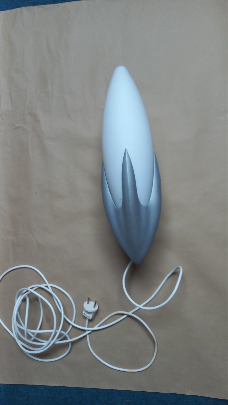 wandlamp design zilverkleurig metaal met wit glas, Ophalen, Met snoer/stekker, Overige fittingen, Zo goed als nieuw