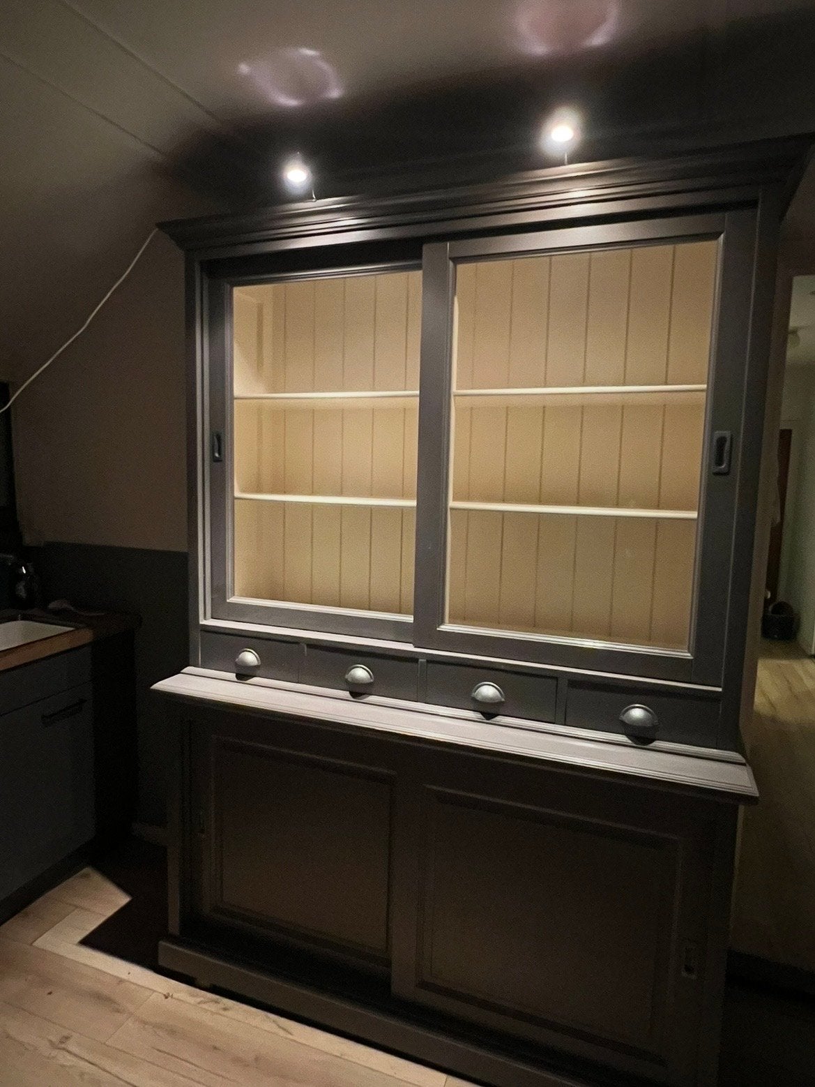 Grijze buffetkast met verlichting, 160x52x220 cm, Ophalen, Gebruikt, 200 cm of meer, 150 tot 200 cm
