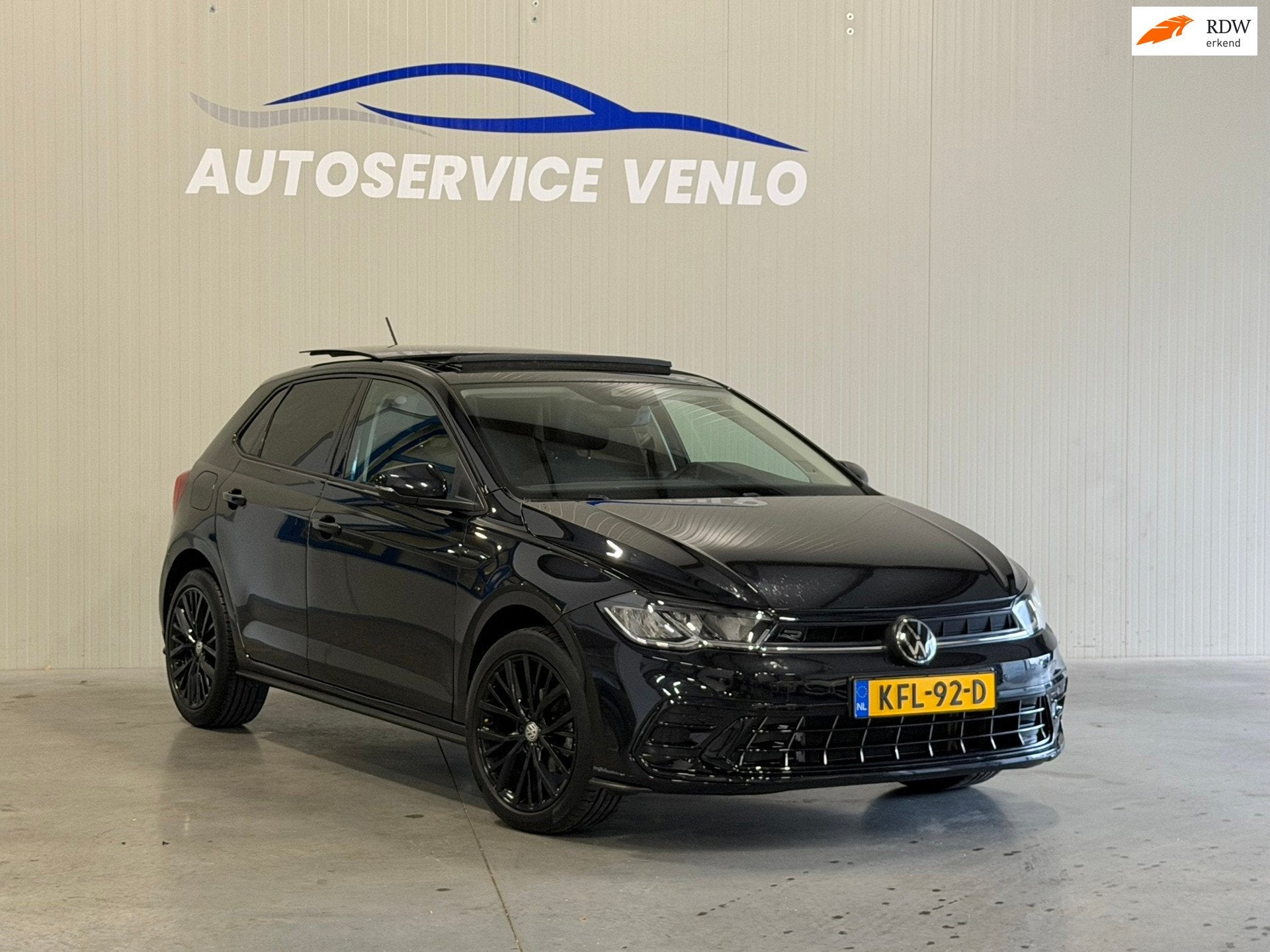 Volkswagen POLO 1.0 TSI R-Line Edition DSG | Panodak | ACC |, Auto's, Dealer onderhouden, Stof, 95 pk, Zwart