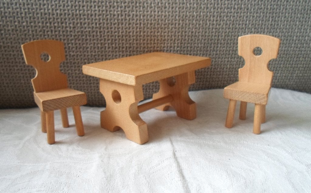 Poppenhuis houten tafel + stoeltjes, Verzamelen, Ophalen of Verzenden, Zo goed als nieuw, Gebruiksvoorwerp