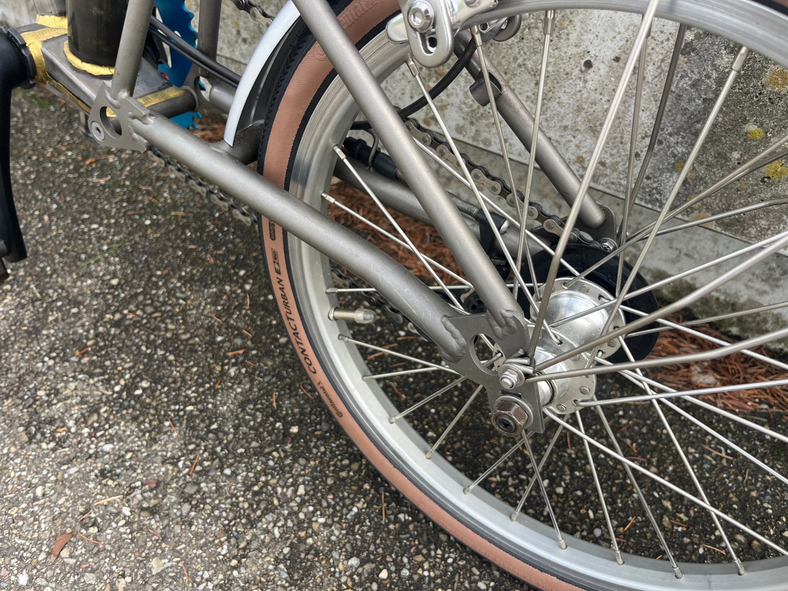 Foto 10 van Titanium Brompton S2L-X 9,4 KG Customised voor klein persoon