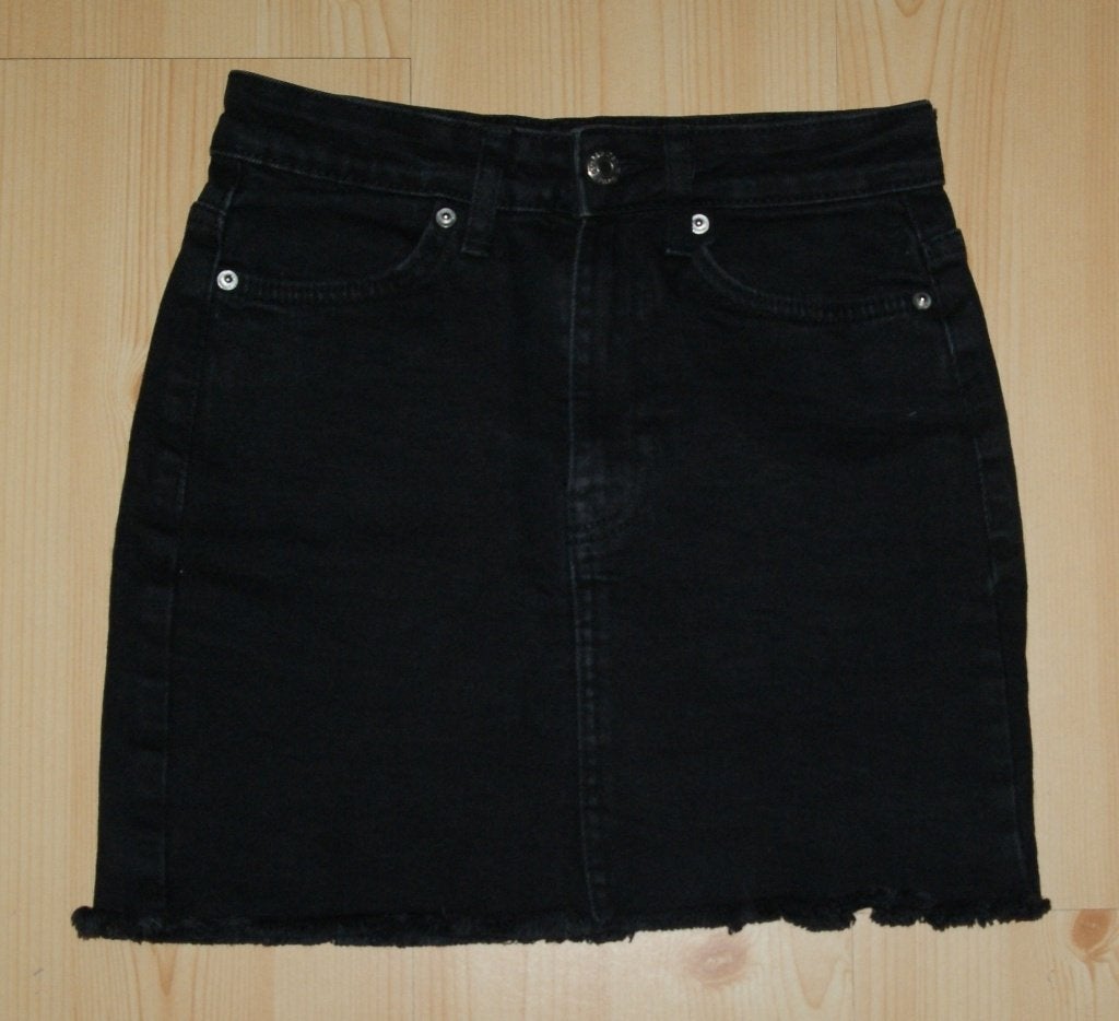Bershka denim zwarte spijkerrok maat 170 (34) met 2 zakken, Gebruikt, Meisje, Ophalen of Verzenden, Bershka