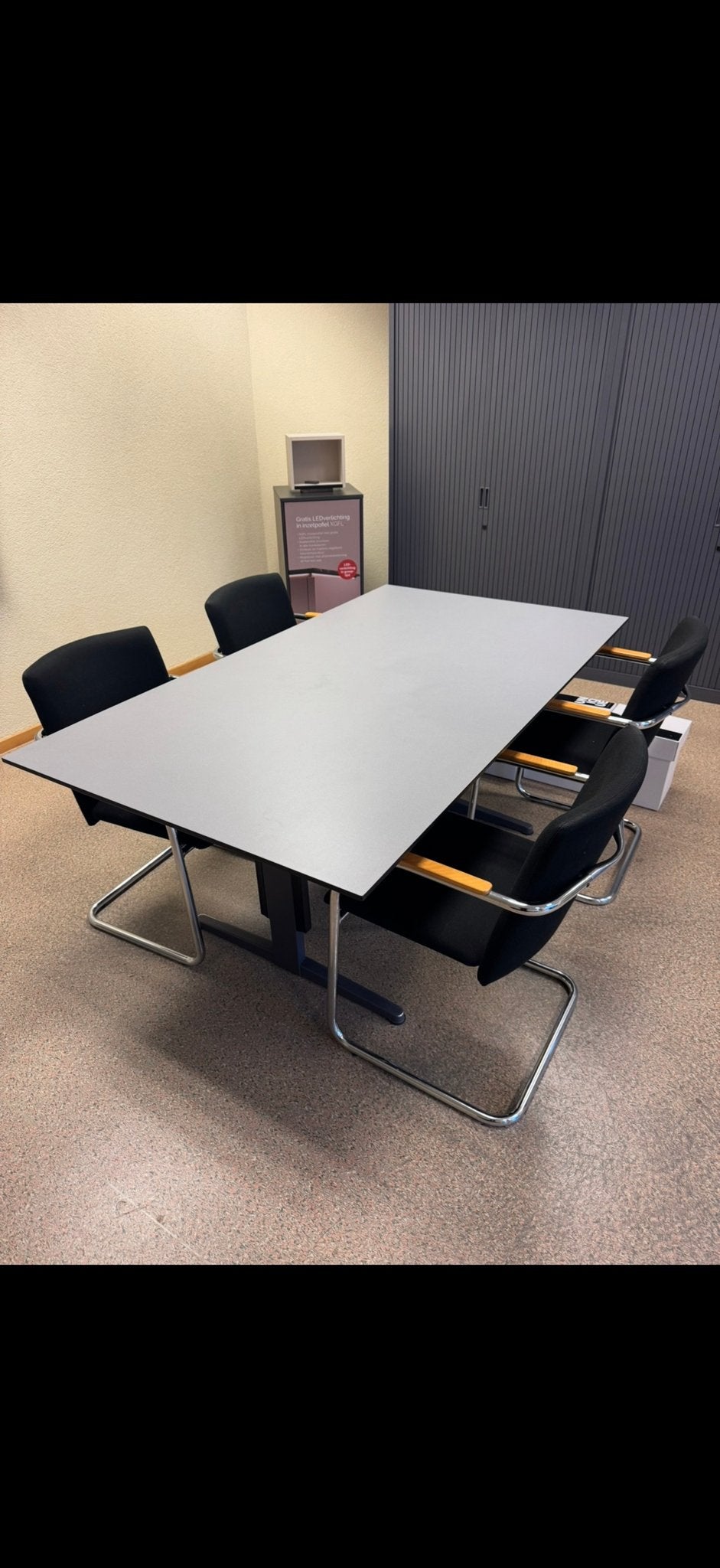 Grote vergadertafel met vier vergaderstoelen, Ophalen, Gebruikt, 100 tot 150 cm, Vijf personen of meer
