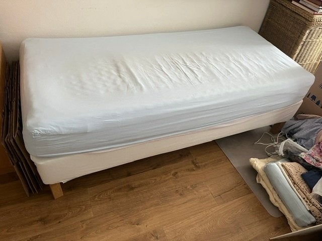 IKEA bed LYNGÖR Boxspring, Vågstranda, 90x200 cm, Ophalen, 90 cm, Eenpersoons, Wit