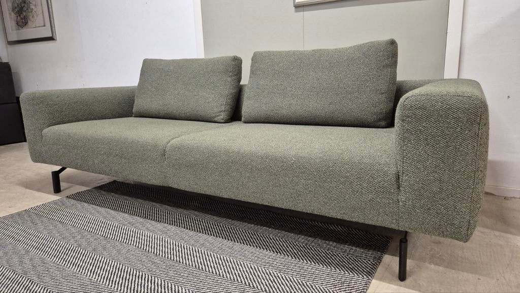 NIEUWSTAAT royale groene stoffen 3,5 zits top design bank, Huis en Inrichting, Banken | Bankstellen, Modern design, groen stof,3,5 zits bank