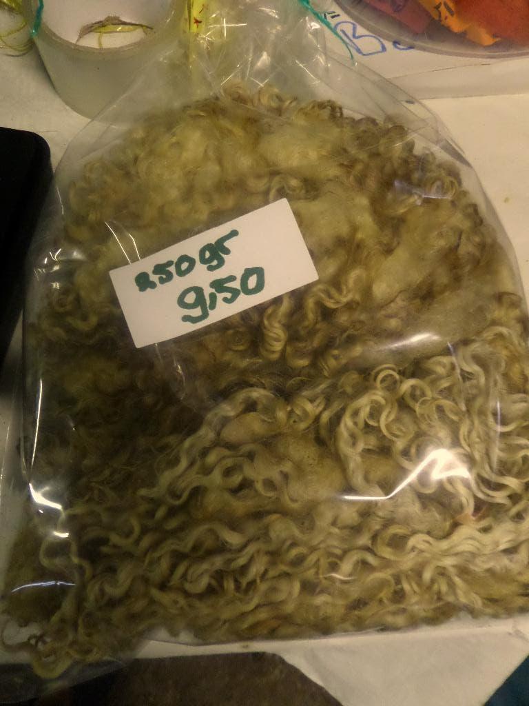 Wensleydale schapenwol spinnen,poppenhaar,vilt  250 gr, Hobby en Vrije tijd, Spinnewielen en Spinnen, Ophalen of Verzenden, Nieuw