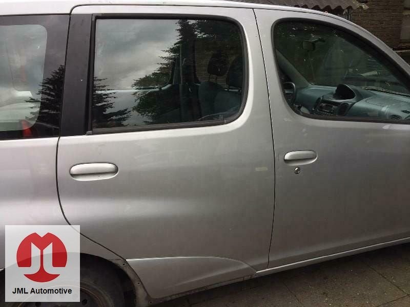 PORTIER DEUR RECHTS ACHTER TOYOTA YARIS VERSO, Gebruikt, -, Deur, -