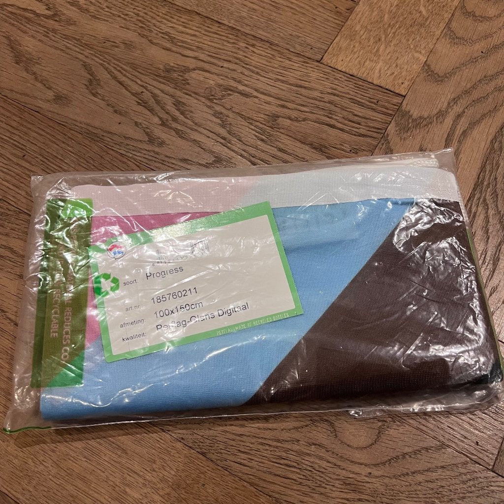 DVC Progress Flag 100 x 150 cm – nieuw in verpakking, Ophalen of Verzenden, Nieuw