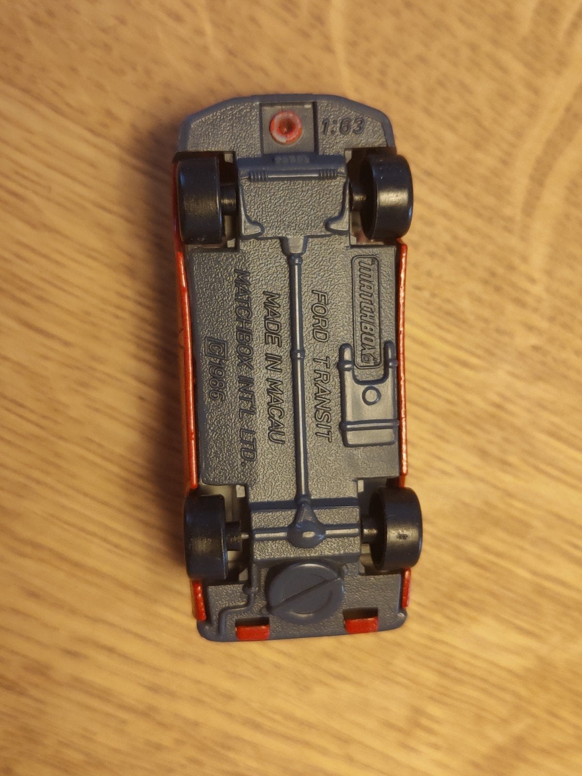 Matchbox Ford Transit Motorsport ROOD, Ophalen of Verzenden, Zo goed als nieuw, Auto
