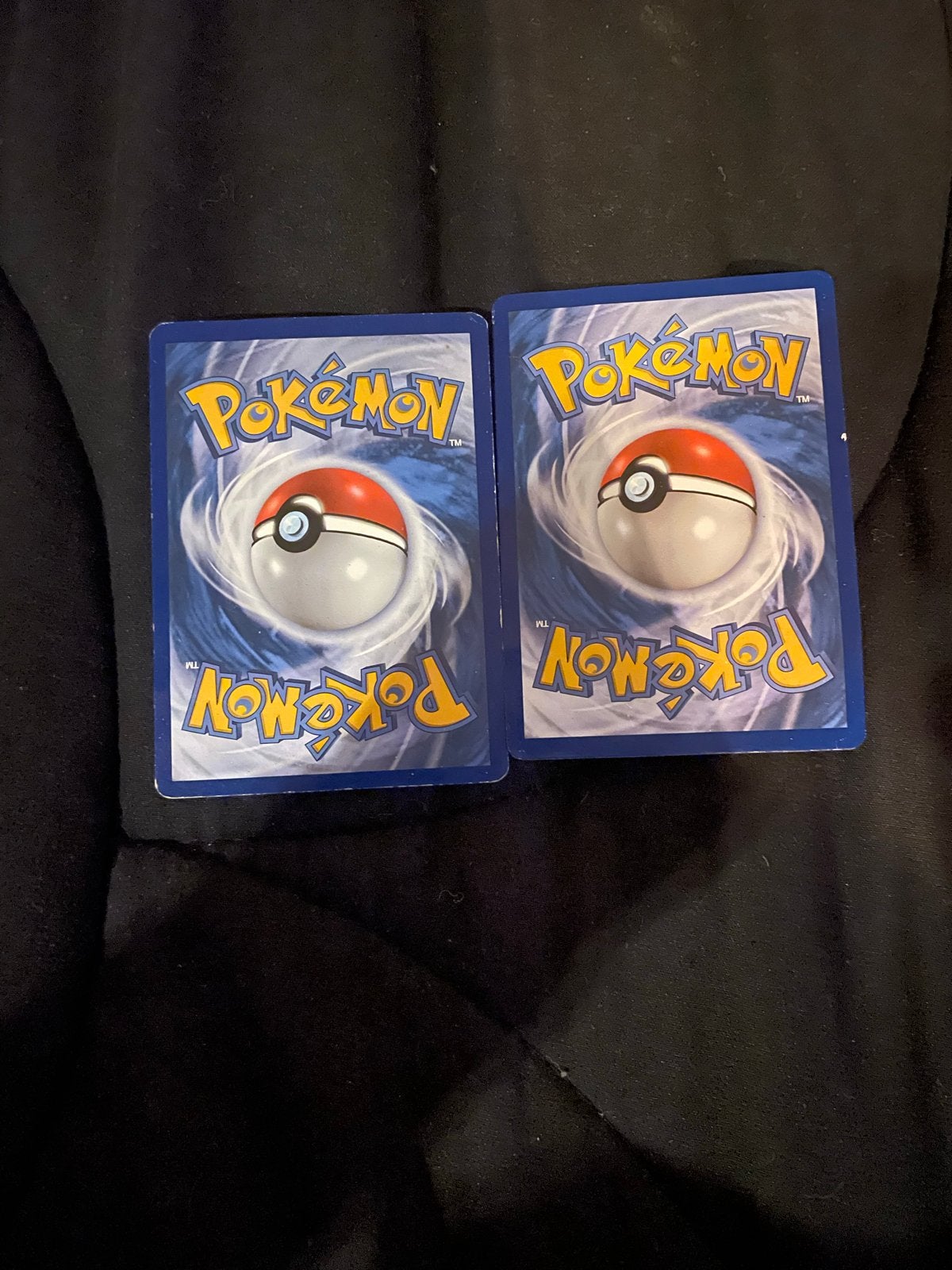Pokémon kaarten: Rowlet en Bewear, Hobby en Vrije tijd, Ophalen, Zo goed als nieuw, Meerdere kaarten