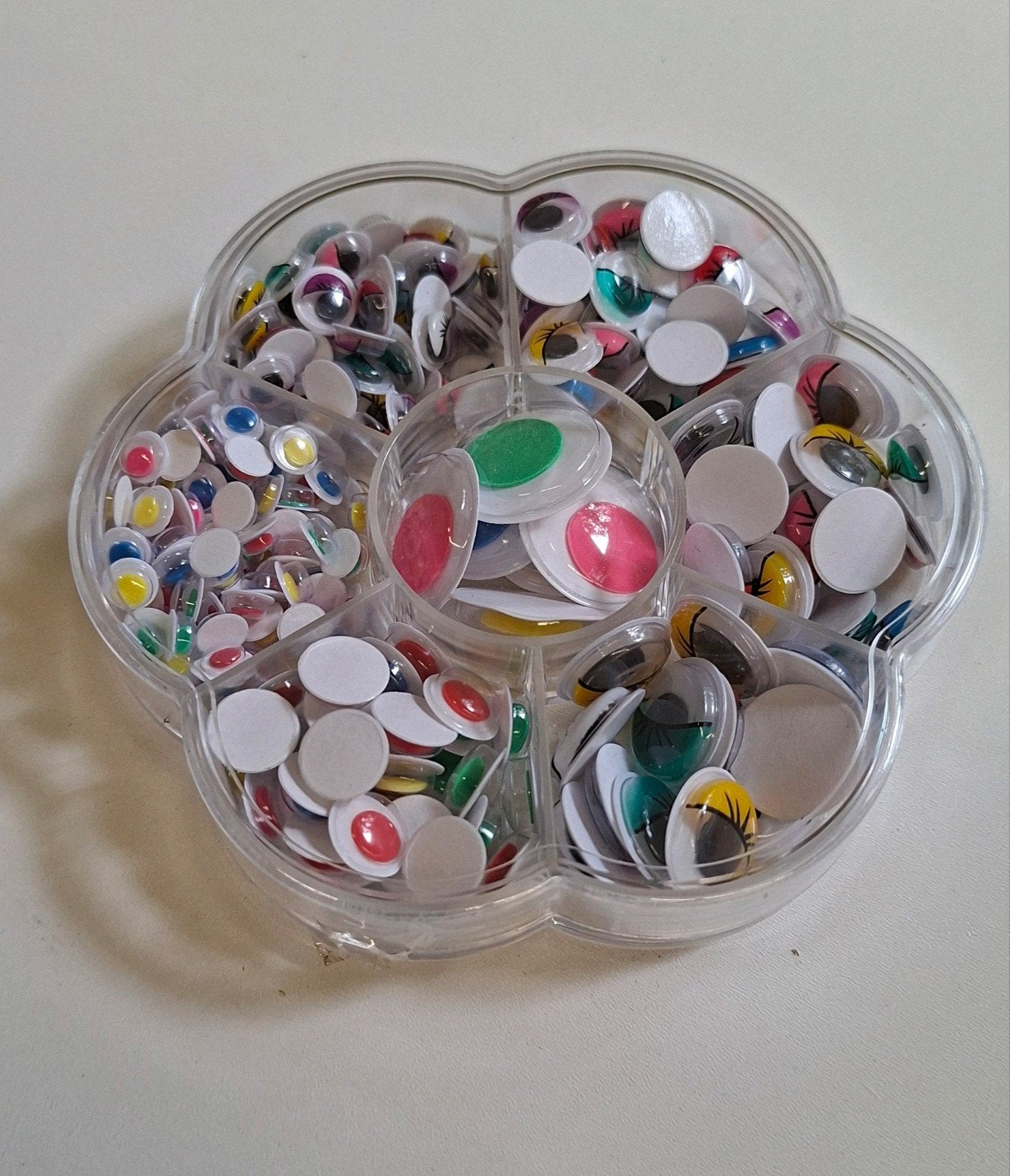 doosje met gekleurde wiebel oogjes nieuw!, Ophalen of Verzenden, Nieuw