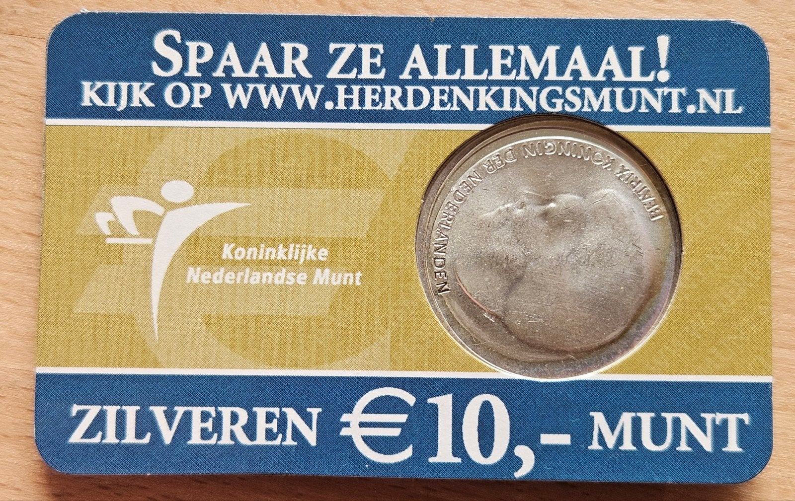De eerste vier coincards - Zeldzaam, Setje, Koningin Beatrix, Zilver, Euro's