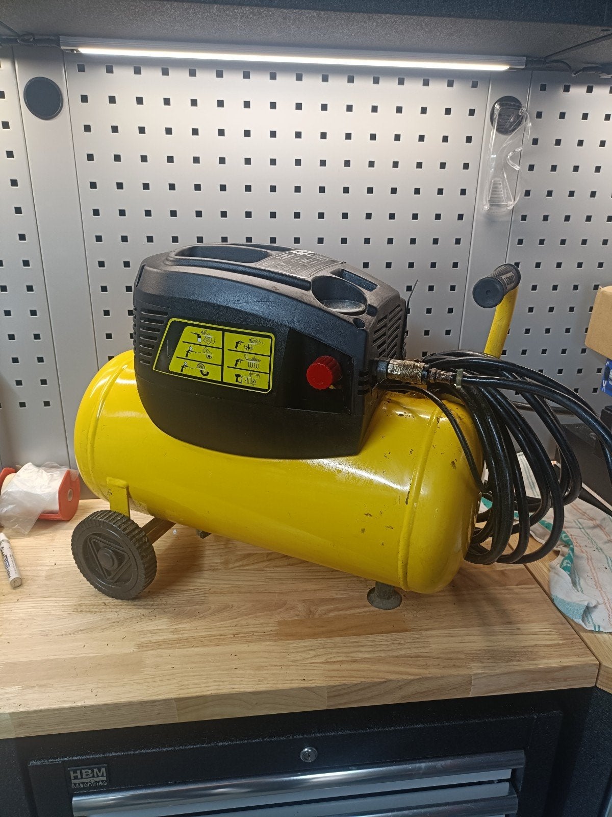 Goed werkende Stanley compressor 8 bar, 24 liter, Minder dan 25 liter, Ophalen of Verzenden, Minder dan 200 liter/min