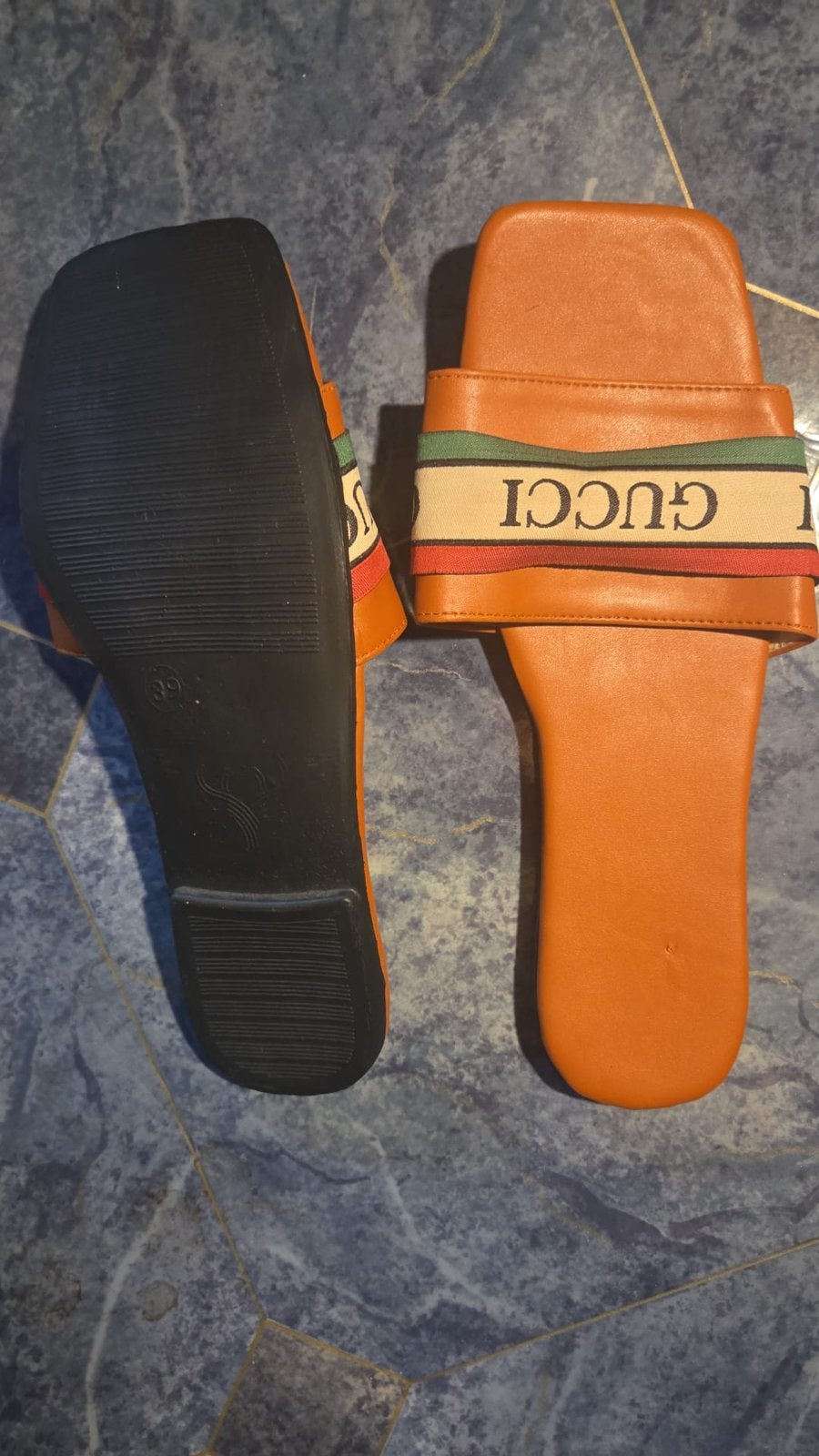 Gucci Slippers, Kleding | Dames, Schoenen, Ophalen of Verzenden, Zo goed als nieuw, Oranje, Slippers