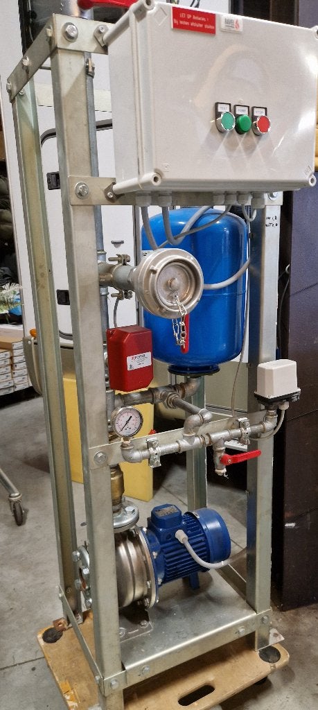 waterpomp met besturing en drukvat sprinkler installatie, Ophalen