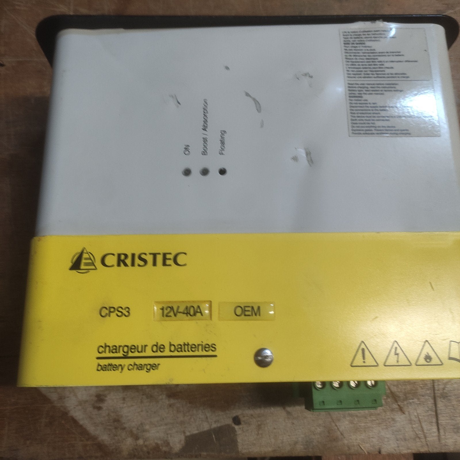 acculader 12V 40 Ampère defect, Watersport en Boten, Ophalen of Verzenden, Gebruikt, Motor en Techniek
