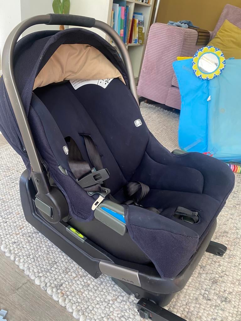 Nuna maxicosi inclusief Isobase standaard, Gebruikt, Isofix, 0 t/m 13 kg, Ophalen