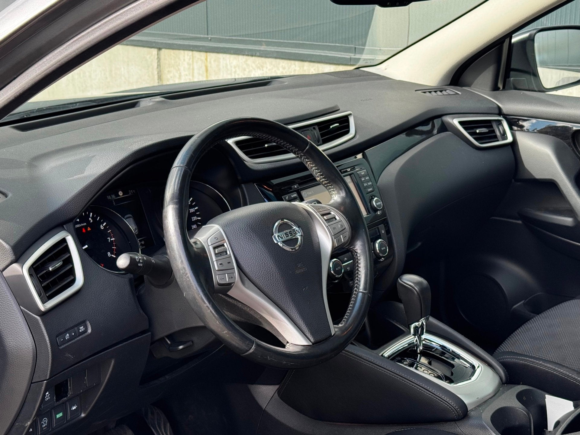 Foto 3 van Nissan Qashqai 1.2 Connect Edition|LAGE KM MET NAP|AUT|PANO|