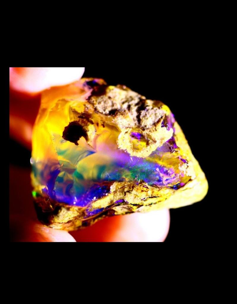 Prachtige zeldzaam grote 75 karaat Ethiopische water opaal, Verzamelen, Mineralen en Fossielen, Ophalen of Verzenden, Overige typen