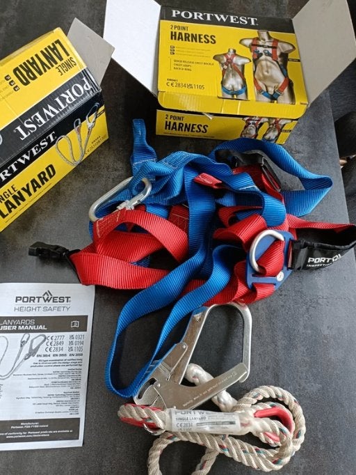 Foto 2 van Portwest 2-Punts Harnas plus single Lanyard