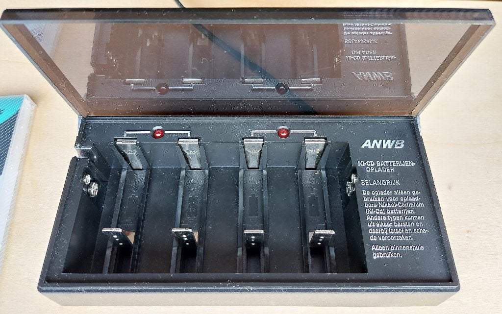 Oplader voor Nikkel - Cadmium batterijen., Ophalen of Verzenden, Gebruikt