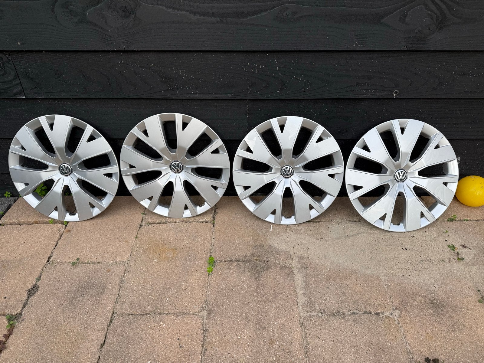 Volkswagen 2GM601147A wieldoppen 16 inch, Auto diversen, Ophalen of Verzenden, Gebruikt
