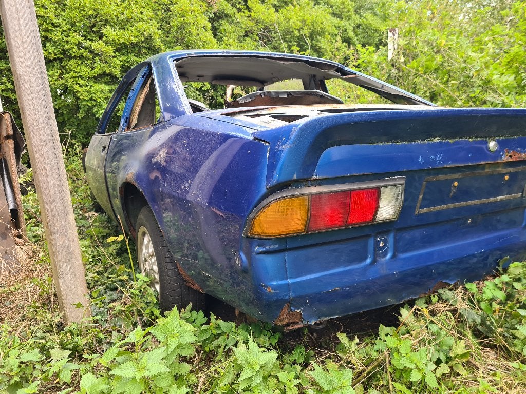 B Manta, Dak goed, voor & achteras met wielen geen kenteken., Auto-onderdelen, Ophalen, Gebruikt, Opel, Bumper