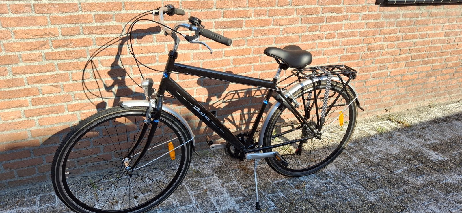 Nette zwarte fiets met versnellingen en bagagedrager, 53 tot 56 cm, Velgrem, Versnellingen, Zo goed als nieuw