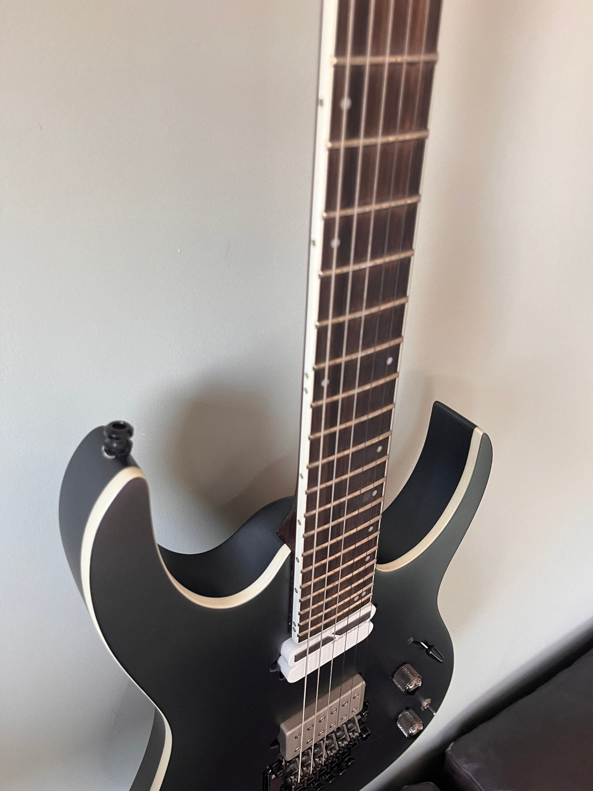 Foto 7 van Ibanez RG60ALS Axion Label – Black Aurora Burst Matte