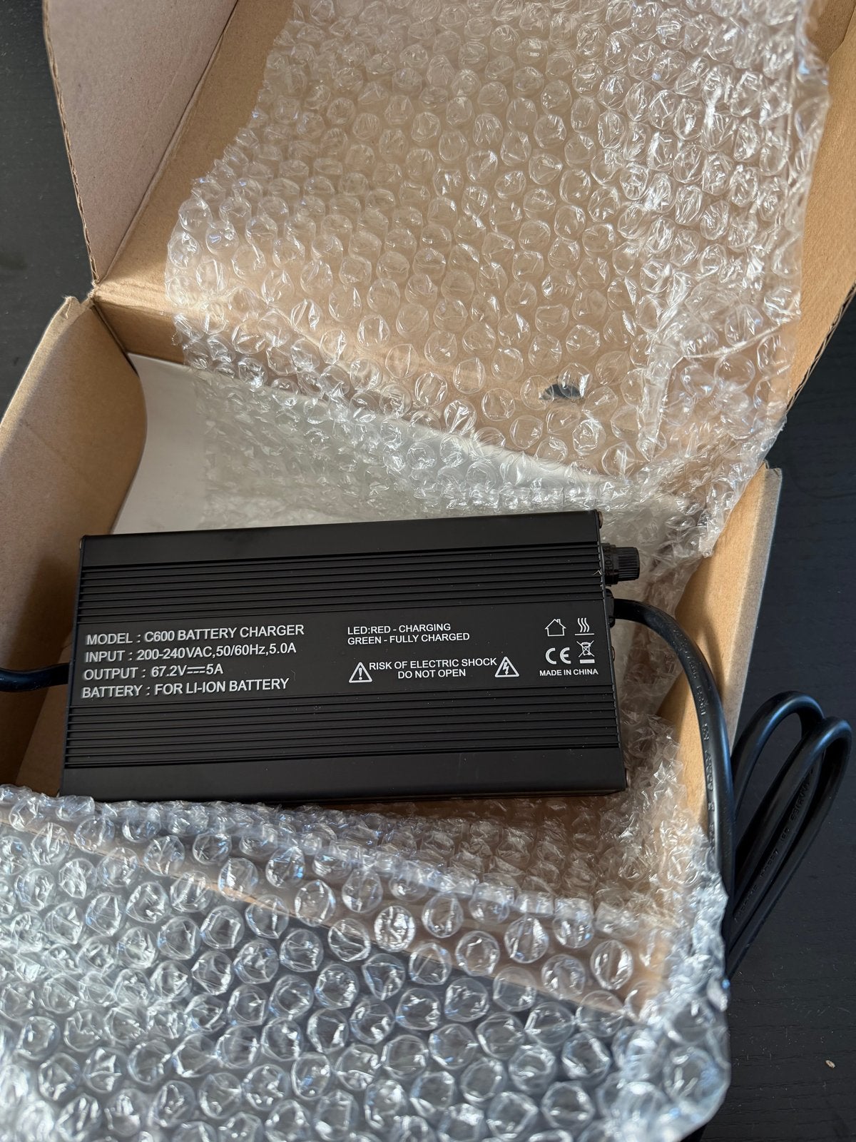C600 Batterijlader 67.2V 5A voor Li-ion accu, Ophalen of Verzenden, Nieuw